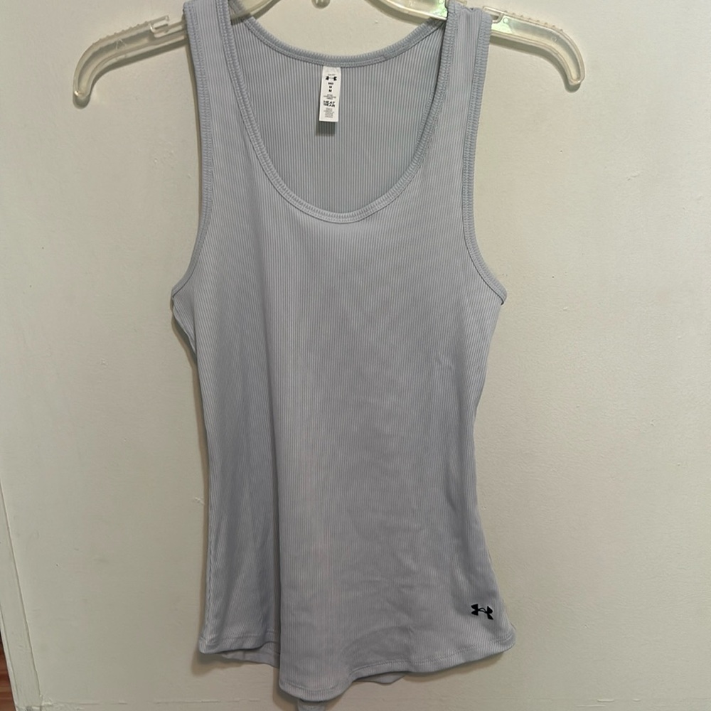 Women’s UA victory Tank M